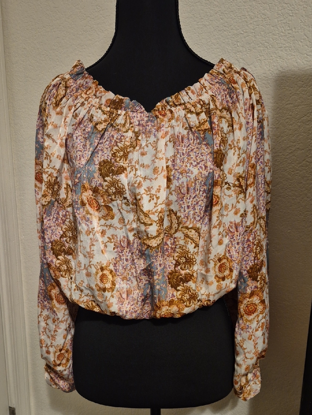 Floral Off-Shoulder Peasant Blouse in Cream and Brown